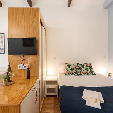 733 Costa Cabral Metro Residence Porto Room photo